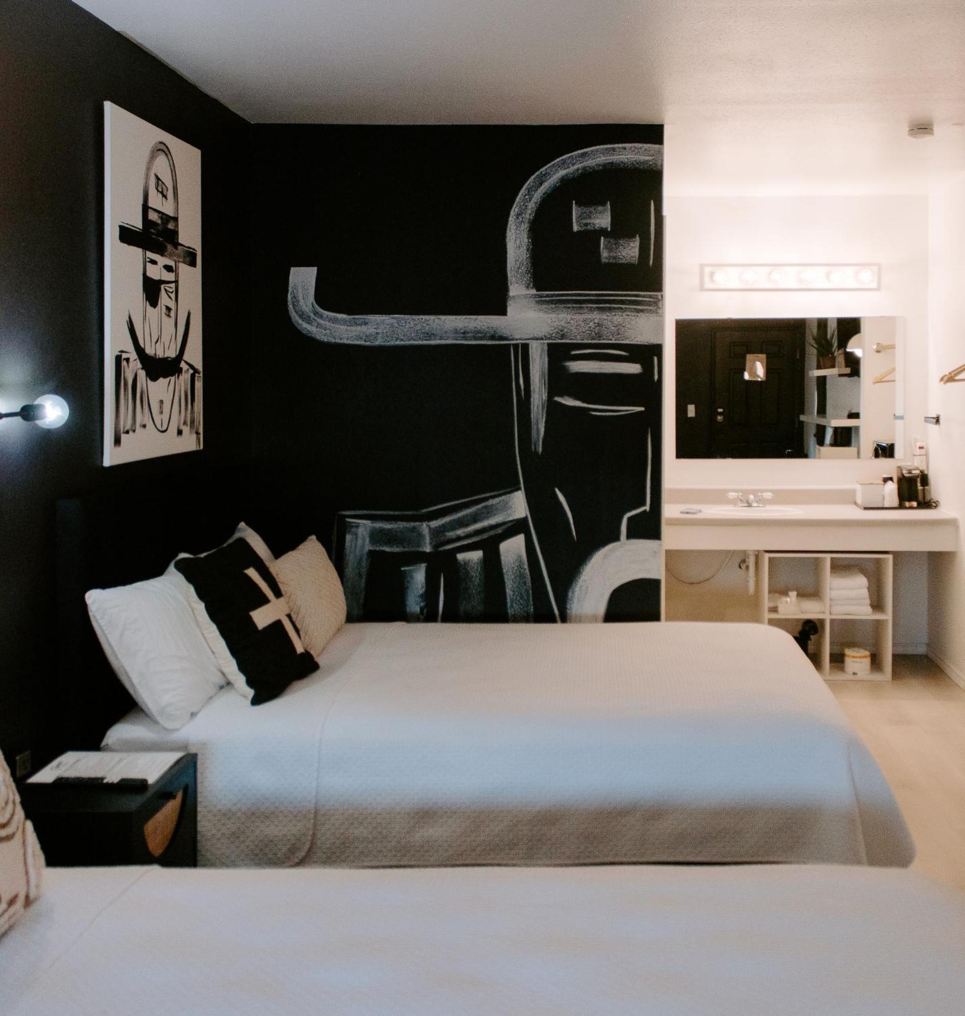 The Cowboy Motel Camp Wood ภายนอก รูปภาพ